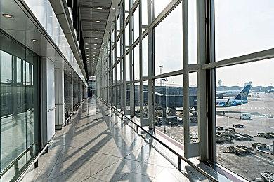 自带外挂的第一人称对战射击游戏《作弊猎豹》现已正式推出 获多半好评